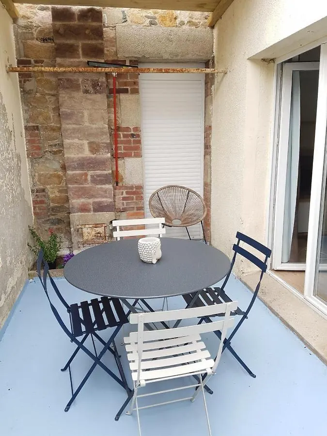 Gîte rénové cœur de ville Paimpol 0*,